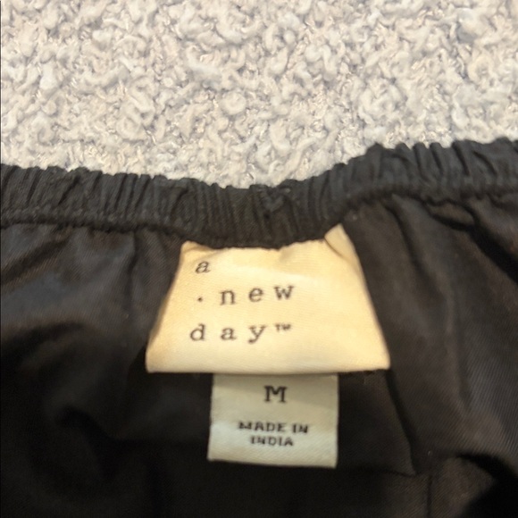 Elegant Black  Women's Stretchy Top - Picture 2 of 8